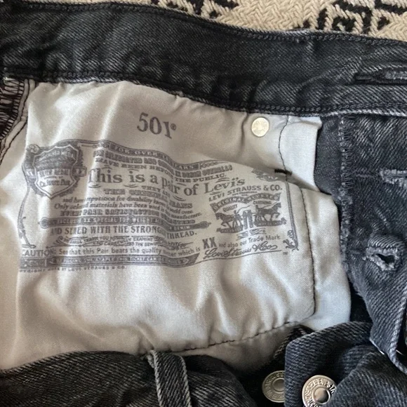 Black denim Levi’s - Picture 3 of 4